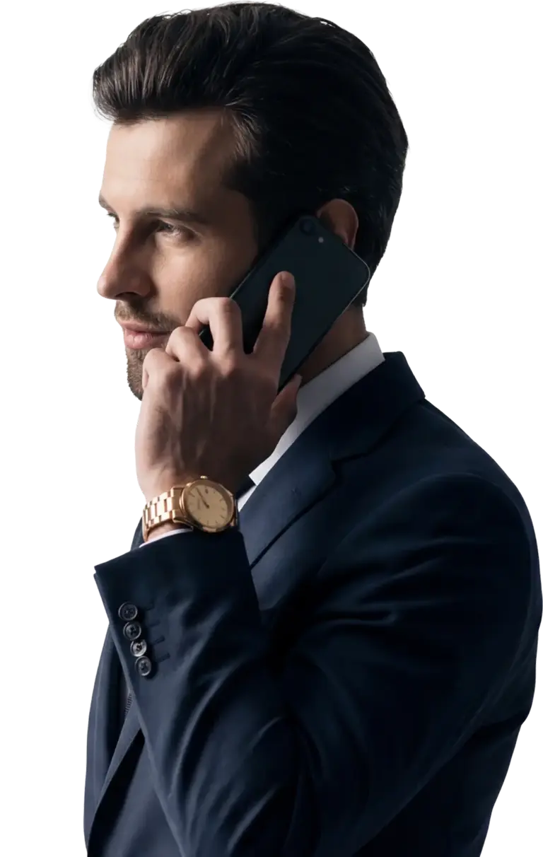 muž s mobilom